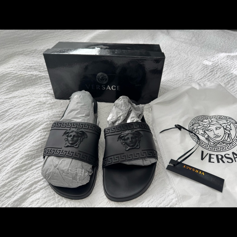 NWT Versace sandals